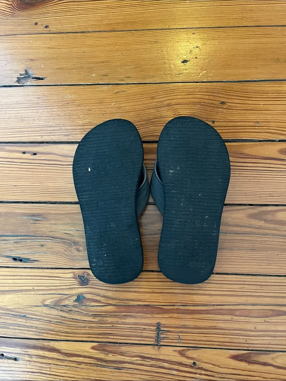 Rainbow black flip flop sandals size 11/12